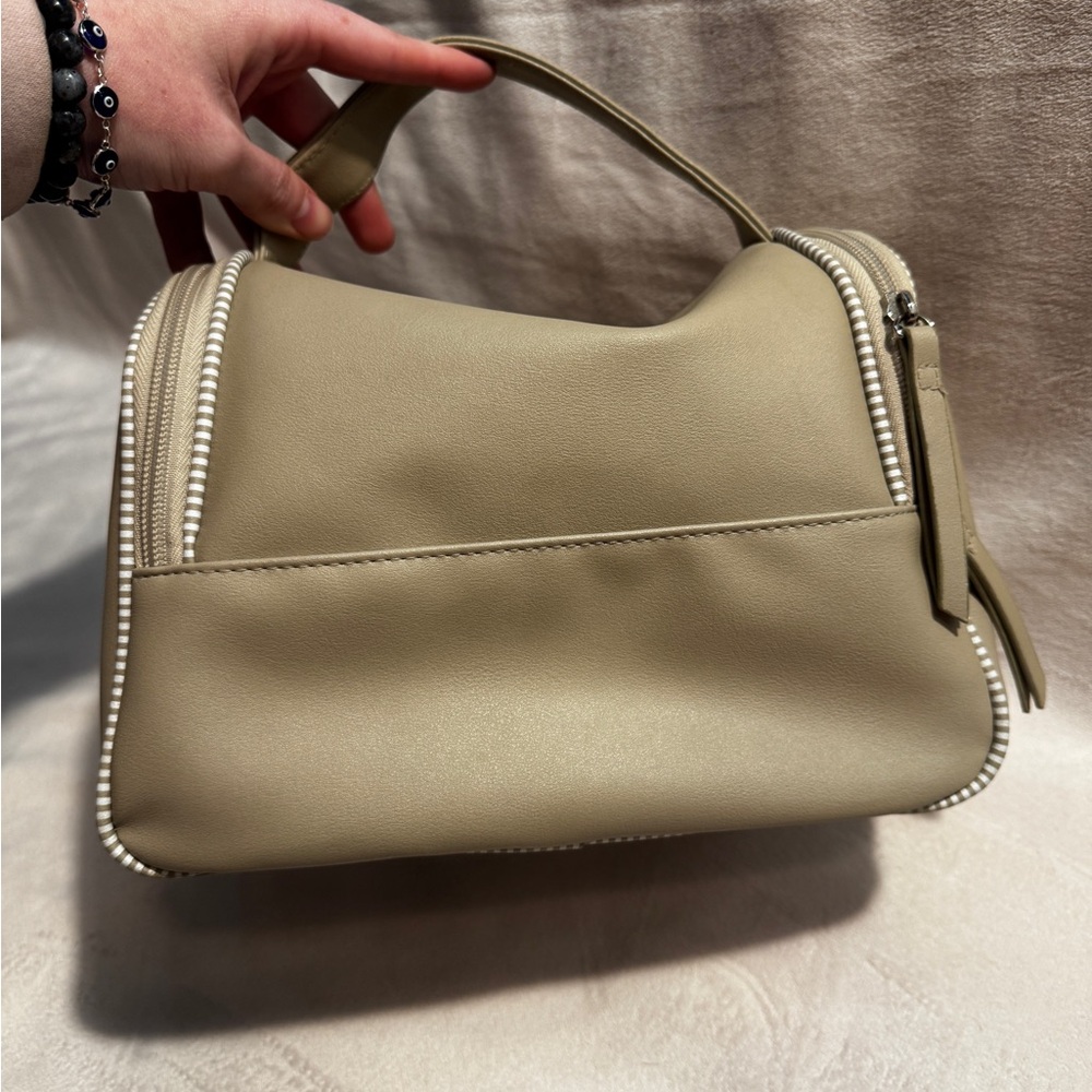 Tender Love + Carry Makeup Bag - Picture 7 of 16